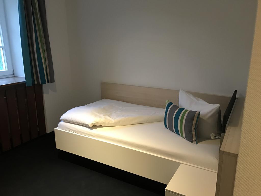 Die Krone - Hotel Garni Kirchzarten Kültér fotó